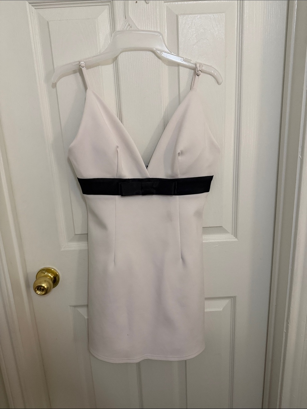Elegant White Mini Dress with Black Waistband and Bow